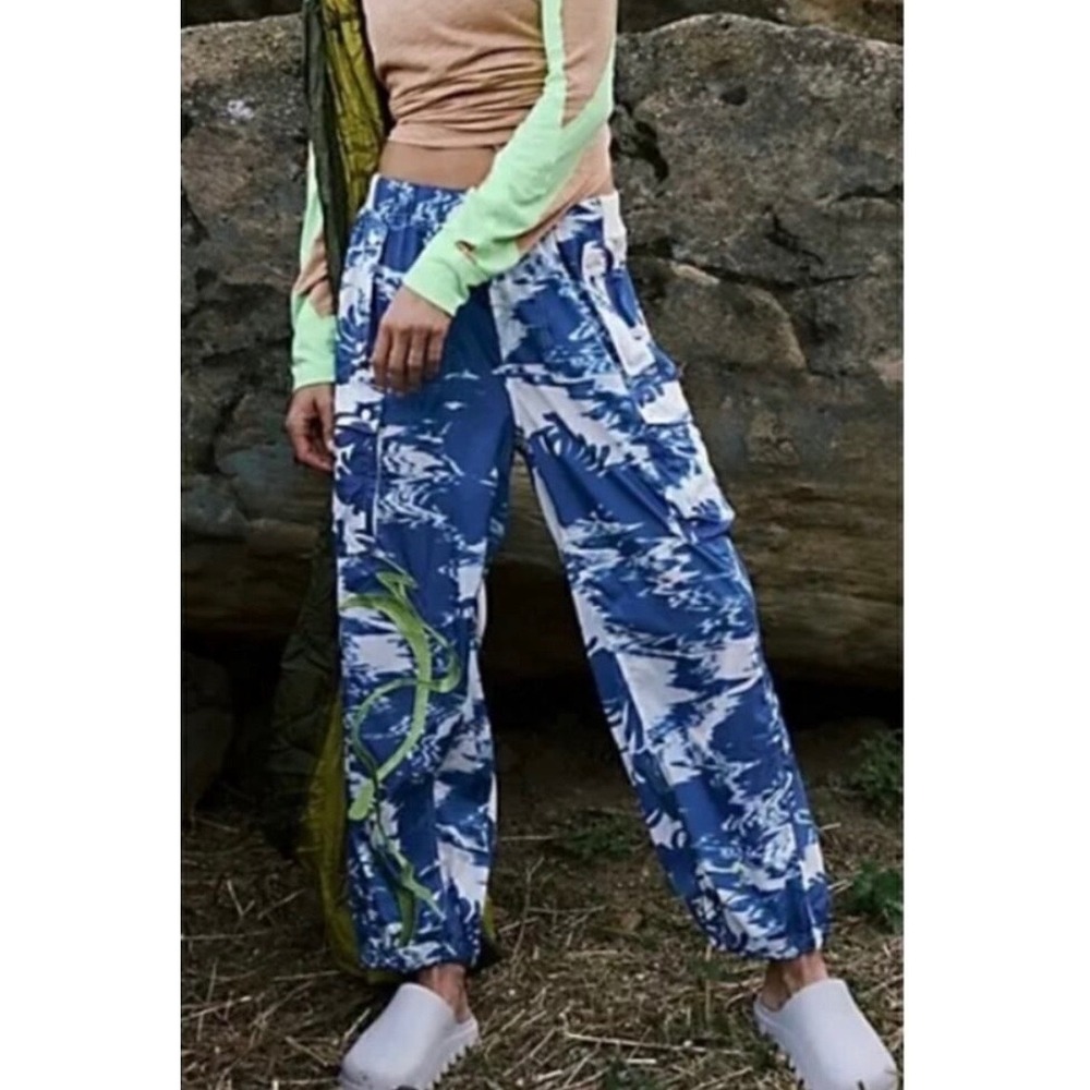 Free People FP Movement Color Burst Hike Pants S Chrissy Floral Wave Combo Boho